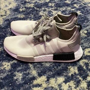 ADIDAS NMD R1
